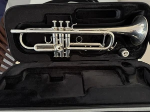 Yamaha YTR6345S Trumpet & Case - Picture 1 of 8