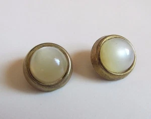 2er Set Vintage Kunststoff Faux Mondstein Knöpfe goldfarben Borte - Bild 1 von 4
