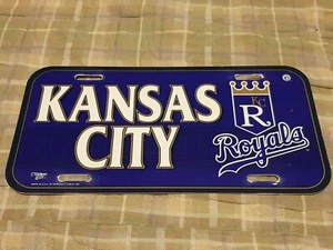 PLACA DE ETIQUETA AUTOMÁTICA DE PLÁSTICO KANSAS CITY ROYALS DE COLECCIÓN (NO PERFECTA) - - Imagen 1 de 3