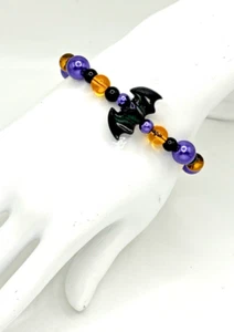 7.5" Halloween Black Flying Bat Purple/Black/Orange Beaded Stretch Bracelet - Picture 1 of 4