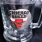 Tasse à bière en verre Chicago Bulls 12 oz pierre avec emblème des taureaux en étain sans boîte.