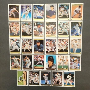 NEW YORK YANKEES 1993 Topps ORO 29 CARTAS PARALELAS Juego Casi Equipo - Imagen 1 de 2