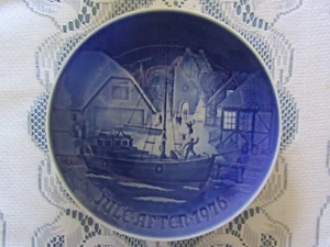 BING & GRONDAHL JULEAFTEN BLAU PORZELLAN WEIHNACHTEN WILLKOMMEN 1976 - Bild 1 von 3