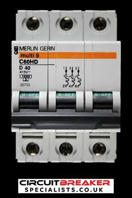 MERLIN GERIN 40 AMP CURVE D 10kA TRIPLE POLE MCB CIRCUIT BREAKER C60HD 25733 - Image 1 of 4