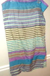 2 schicke blau lila gelb gestreifte 100 % Polyester Schal Tuch 38 x 70 gebraucht, in einwandfreiem Zustand - Bild 1 von 3