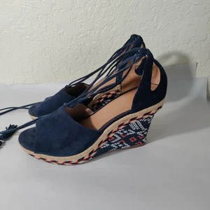 Cabi Isla Espadrille Keilsandale marineblau Wildleder Knöchelriemen Aztekenmuster Größe 9 - Bild 1 von 9