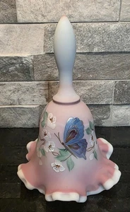Campana birmana rosa Fenton con mariposa edición limitada #658/2500 pintada a mano firmada - Imagen 1 de 8