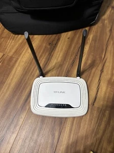 TP-Link TL-WR841N 300mbps Wireless N Router - Photo 1/3