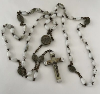 ANCIEN CHAPELET PERLES DE VERRE BLANC A FACETTES LOURDES/7003V3 - Photo 1/4