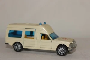 SIKU Mercedes Ambulance 1/43 - Picture 1 of 9