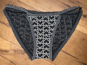 VTG Victoria’s Secret Black Panties Stretch Cotton Ruffle Trim String Bikini XS - Picture 1 of 3