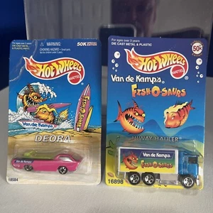 1996-97 Hot Wheels Van de Kamp's FISH-O-SAURS Hiway Hauler & pink Deora 1/64 - Picture 1 of 11