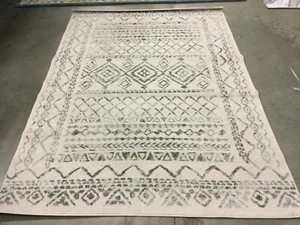 IVORY / GREY 5'-3" X 7'-6" Flaw in Rug, Reduced Price 1172652414 TUL268A-5 - Picture 1 of 4