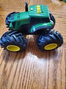 John Deere Monster Treads Tractor 46260 Monster Truck - Batteries Need Replaced - Picture 1 of 11