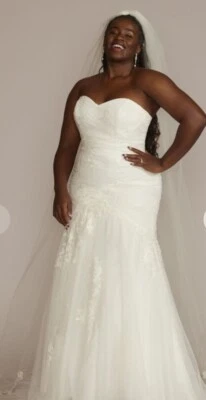 Vestido de Novia David's Oleg Cassini TALLA 26W Blanco Suave Sin Tirantes CWG926 Foto 1 de 4