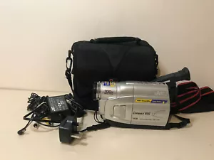 JVC Compact VHS (VHS-C) Camcorder Camera - GR-FXM40EK 700X ZOOM w/ Accessories - Picture 1 of 6