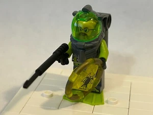 LEGO Atlantis Diver 6 Jeff Fisher minifigure with treasure key 8077 atl009 - Picture 1 of 4