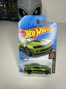 Hot Wheels 2013 Chevy Camaro SE Treasure Hunt 1/64 Die Cast Car 143/250 Green - Picture 1 of 9