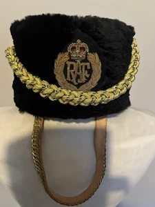 RAF BANDSMAN BUSBY TALLA 56 CM GENUINA EMISIÓN RAF CORREA PARA LA BARBILLA, CORDÓN E INSIGNIA - Imagen 1 de 9