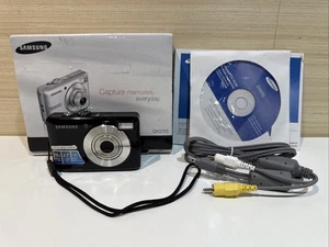 Samsung D1070 Camera Black 10.2 MP 2.7" Screen Face Detection - Boxed - Picture 1 of 17