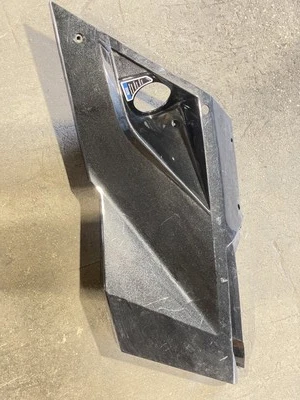 Panel lateral derecho trasero negro - CAN AM Maverick 1000R 2017 Foto 1 de 3