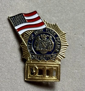 Spilla da bavero scudo agente di polizia detective 911 City of New York - Foto 1 di 2