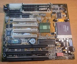 ABIT PD5N - 512K 1.31 + Pentium MMX 166 MHz + 32MB Ram + cables - Picture 1 of 12