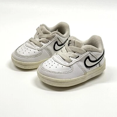 Botines Nike Force 1 Cuna Infantil (DQ0364-102, Blanco/Negro) Talla 1C Foto 1 de 4