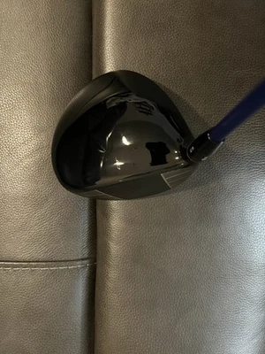 Titleist GT2 Driver - Image 1 of 4