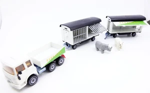 4825 SIKU 3722 Circus Sarrasani 2 Zirkusanhänger mit Zugmaschine & Tiere OVP - Bild 1 von 7