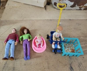 Vintage Fisher Price Loving Family - Baby, Boy, Mom, Dad - Lot Of 4 Dolls - CB - Picture 1 of 9