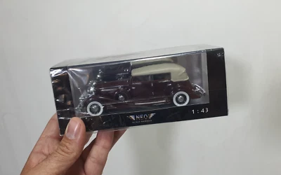 Cadillac Fleetwood Allweather Phaeton 1933 NEO 1:43 sellado Foto 1 de 4