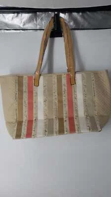 BOLSO DE MANO VERA BRADLEY PARA MUJER CON FLECOS 24464-M70 RAYAS NEUTRAS IMITACIÓN CUERO RIBETE Foto 1 de 4