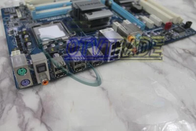 1 pezzo Gigabyte GA-EP45T-UD3LR ATX LGA775 DDR3 scheda madre desktop Intel P45 USATO - Immagine 1 di 2