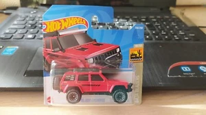 2022 HOT WHEELS - ´95 JEEP CHEROKEE RED SHORT CARD 1/64 APROX*NEW* - Picture 1 of 4