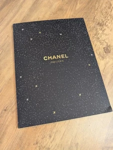 CHANEL Catalog Book JOAILLERIE 2022 Collection Limited NEW - Foto 1 di 7