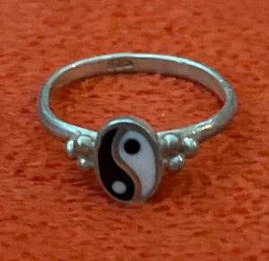 Anello donna in argento 925 Ying Yang misura 5,75 stile minimalista - Foto 1 di 8