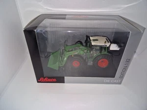 Schuco Fendt 211 Vario mit Frontlader im Maßstab 1:32 - Bild 1 von 8