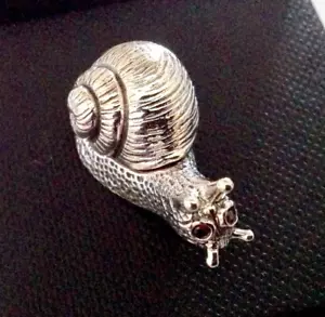Solid Sterling silver collectable miniature animal snail shell pill case box - Picture 1 of 12