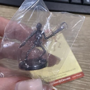=Dungeons and Dragons NIGHT BELOW Boneshard Skeleton 39/60 with card= - Picture 1 of 3