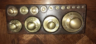 Ancienne boîte de poids en laiton complète 15 poids de 2 kg à 1 gr - Photo 1/3
