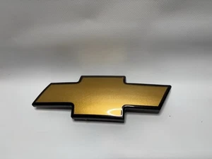 Chevy SILVERADO 1999-02 Suburban 2000-06 Tahoe 2000-06 Front Grille Gold Emblem - Bild 1 von 5