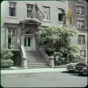 LC37-11 THE SALMAGUNDI CLUB Original 2.25" Transparency 47 5th AVE. NYC 1950's - Picture 1 of 1