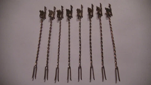 8 INDIVIDUAL SILVER LLAMA OLIVE HORS D'OEUVRES FORKS 2 15/16" LONG SET LOT GROUP Cover