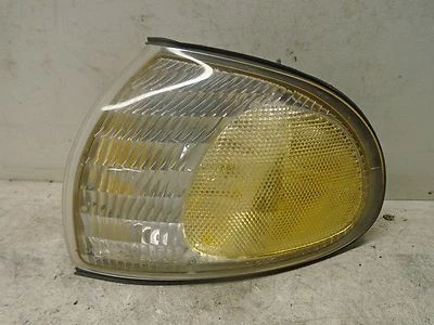 Luz giratoria de esquina lateral izquierda Ford Windstar 95 96 97 montada en guardabarros OEM Foto 1 de 4