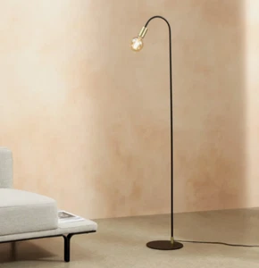 MADE.com Octavia Stehlampe / minimalistische freistehende Arbeitsleuchte - schwarz & Messing - Bild 1 von 7