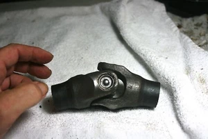 1986 Honda VT VT-1100 Shadow Used Original Rear Drive Shaft Yoke Joint   (W2-38) - Picture 1 of 5