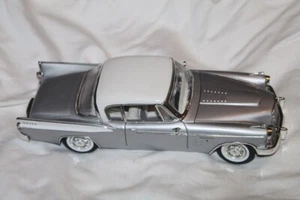 1/18,  1957 Studebaker Golden Hawk , silver - Picture 1 of 5