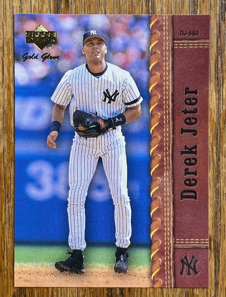 Derek Jeter 2001 Upper Deck Gold Glove #40 - NY Yankees - Image 1 of 1