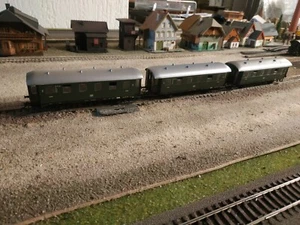 MARKLIN - Märklin, SET DI TRE VAGONI PASSEGGERI REALIZZATI IN GERMANIA, SCALA HO - Foto 1 di 9